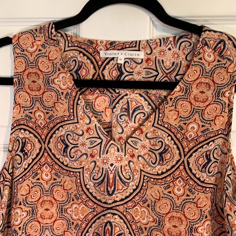 V-neck tank top